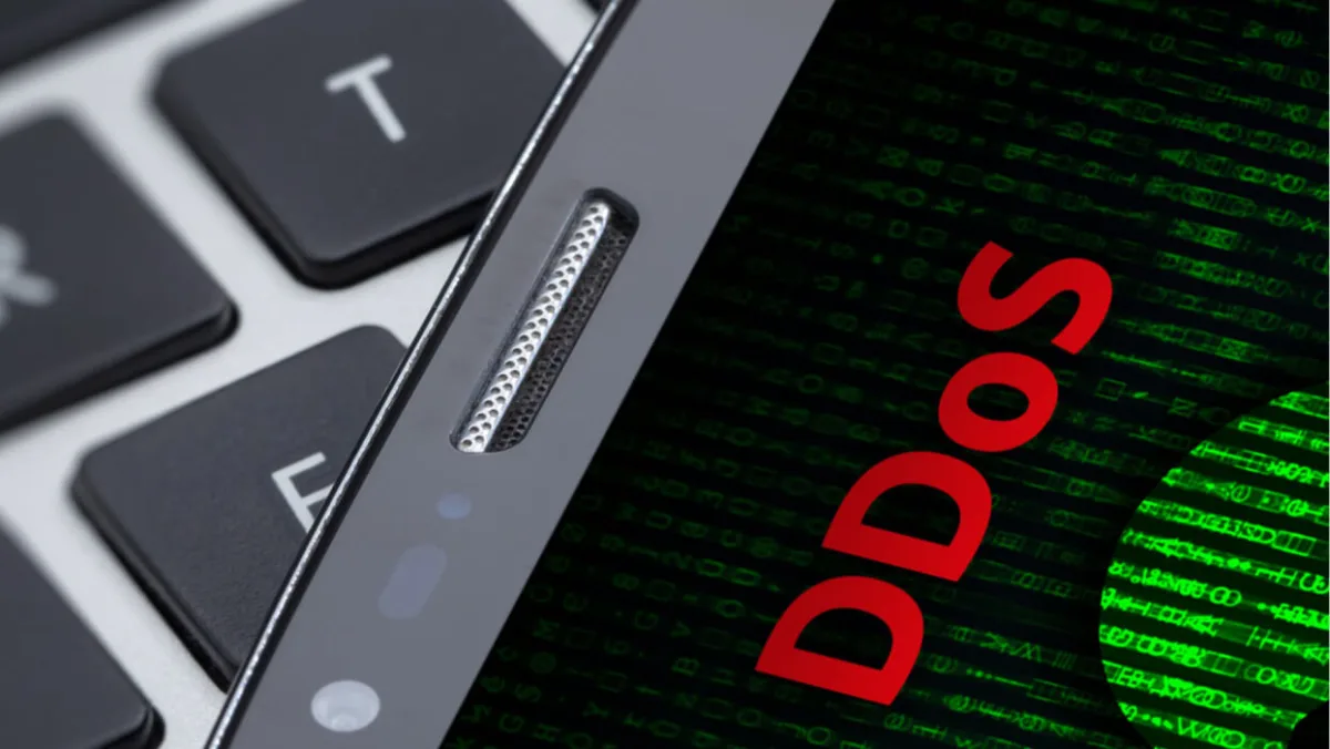 Ilustrație cu logo-ul Android și conexiuni digitale reprezentând o rețea botnet pentru atacuri DDoS.